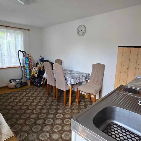 Akacja Pokoje Z Lazienkami Apartamento Ustka Exterior foto